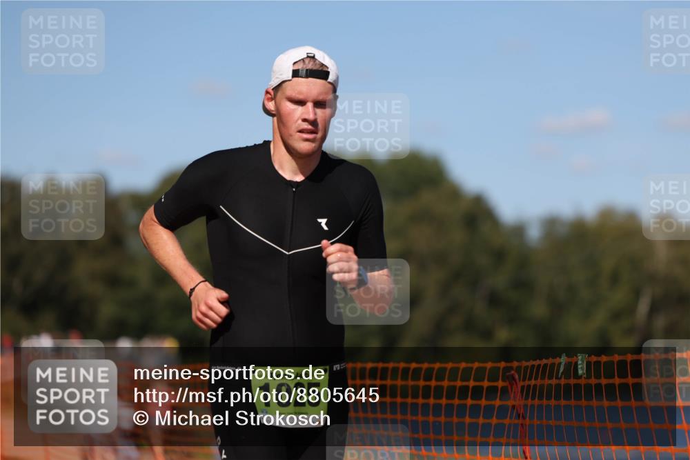07.09.2025 - 19. Norderstedt Triathlon Michael Strokosch http://msf.ph/oto/8805645 07.09.2025 14:59:39 Laufen 995, 1025 meine-sportfotos.de