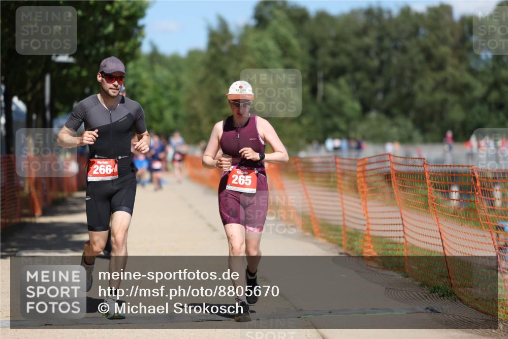 07.09.2025 - 19. Norderstedt Triathlon Michael Strokosch http://msf.ph/oto/8805670 07.09.2025 13:16:27 Laufen 265, 266, 1238 meine-sportfotos.de