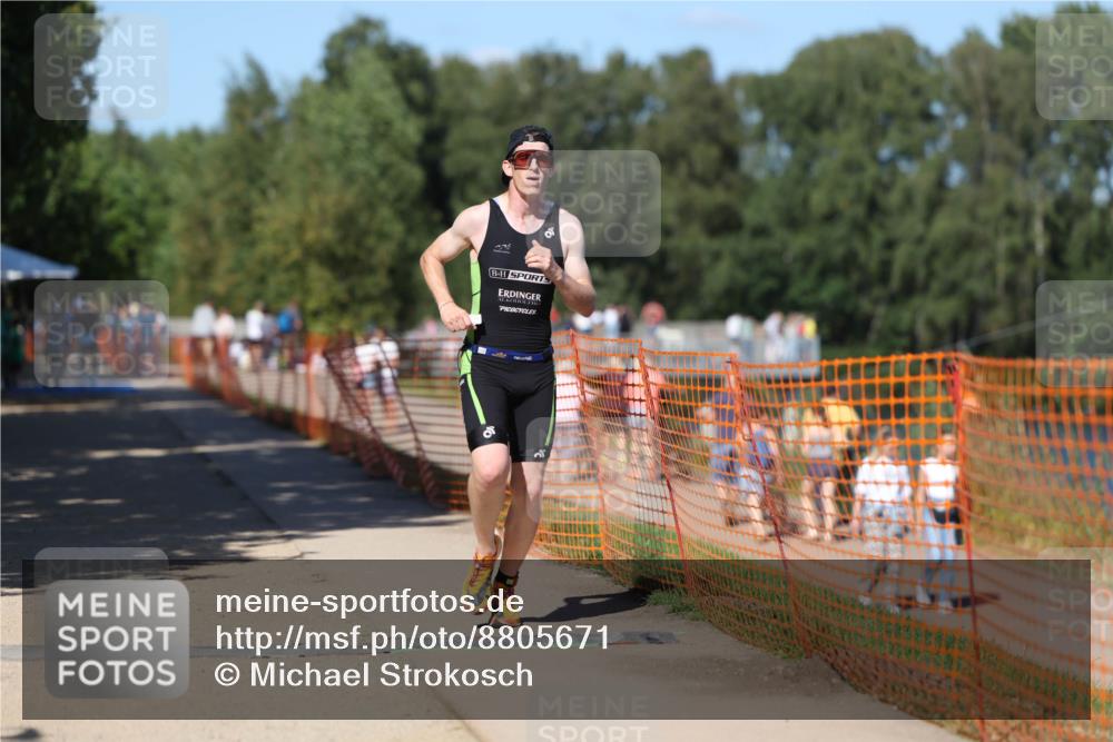07.09.2025 - 19. Norderstedt Triathlon Michael Strokosch http://msf.ph/oto/8805671 07.09.2025 14:59:45 Laufen 995 meine-sportfotos.de