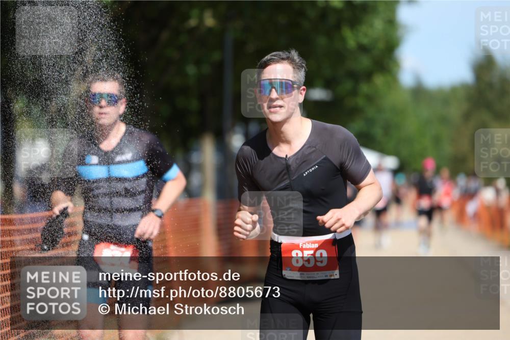 07.09.2025 - 19. Norderstedt Triathlon Michael Strokosch http://msf.ph/oto/8805673 07.09.2025 12:38:02 Laufen 136, 202, 302, 824, 859 meine-sportfotos.de