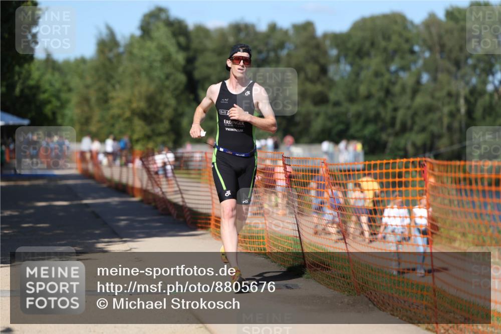 07.09.2025 - 19. Norderstedt Triathlon Michael Strokosch http://msf.ph/oto/8805676 07.09.2025 14:59:45 Laufen 995 meine-sportfotos.de