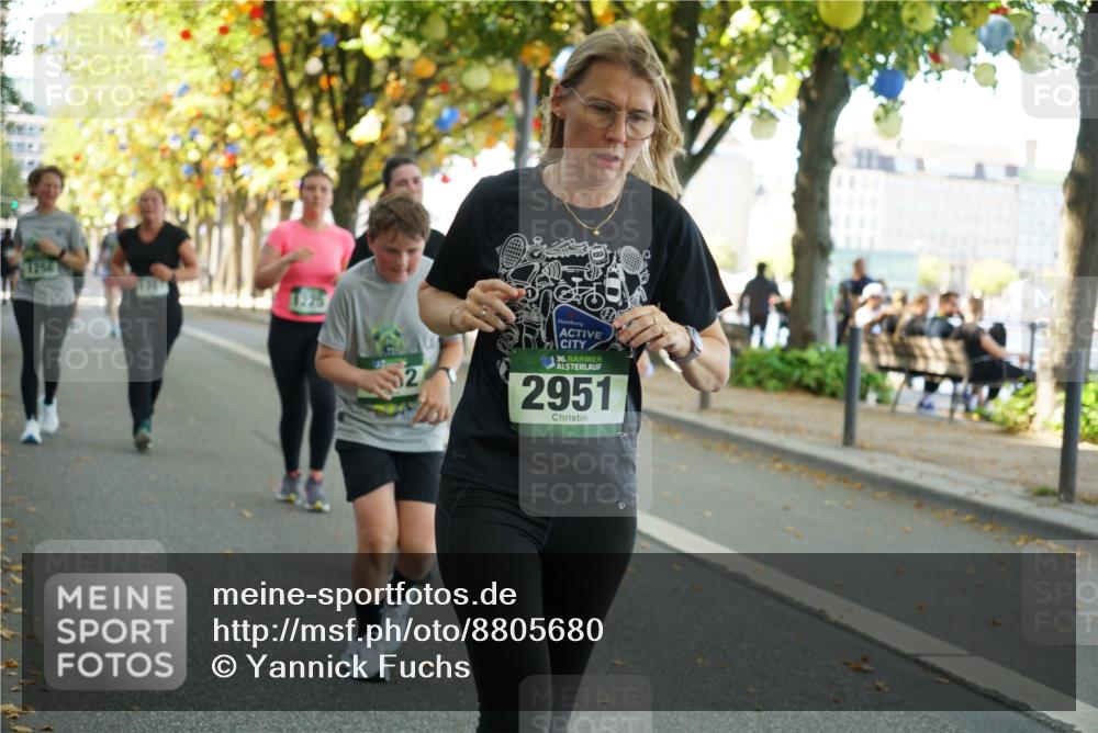 07.09.2025 - BARMER Alsterlauf Yannick Fuchs http://msf.ph/oto/8805680 07.09.2025 11:54:04 Laufen 1956, 2, 36, 2951 meine-sportfotos.de