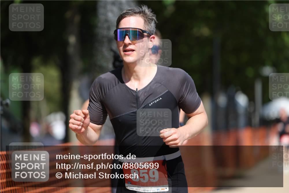 07.09.2025 - 19. Norderstedt Triathlon Michael Strokosch http://msf.ph/oto/8805699 07.09.2025 12:38:03 Laufen 136, 202, 302, 824, 859 meine-sportfotos.de