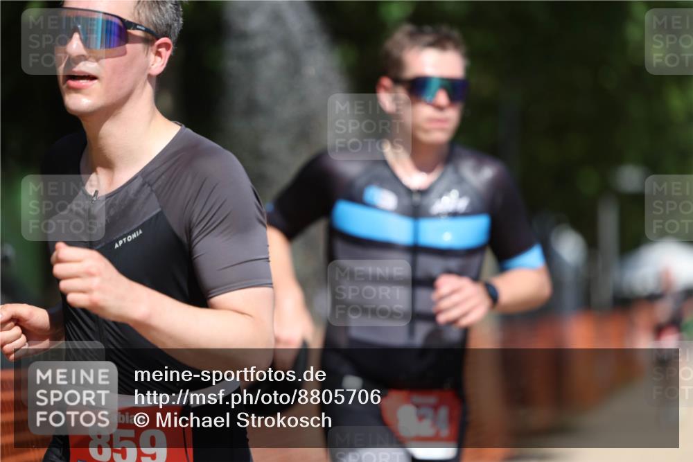 07.09.2025 - 19. Norderstedt Triathlon Michael Strokosch http://msf.ph/oto/8805706 07.09.2025 12:38:03 Laufen 136, 202, 302, 824, 859 meine-sportfotos.de