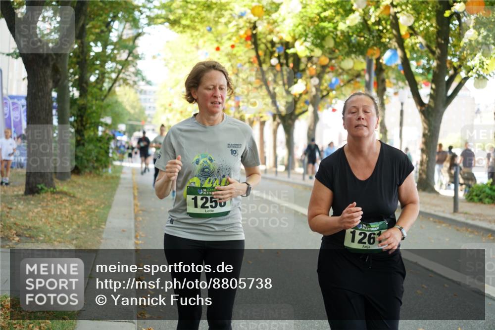 07.09.2025 - BARMER Alsterlauf Yannick Fuchs http://msf.ph/oto/8805738 07.09.2025 11:54:08 Laufen 1250, 36, 36, 126 meine-sportfotos.de