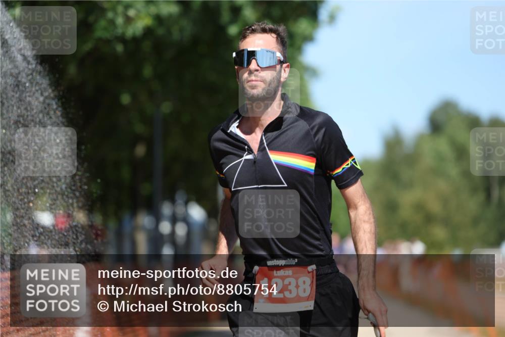 07.09.2025 - 19. Norderstedt Triathlon Michael Strokosch http://msf.ph/oto/8805754 07.09.2025 13:16:31 Laufen 265, 266, 1238 meine-sportfotos.de