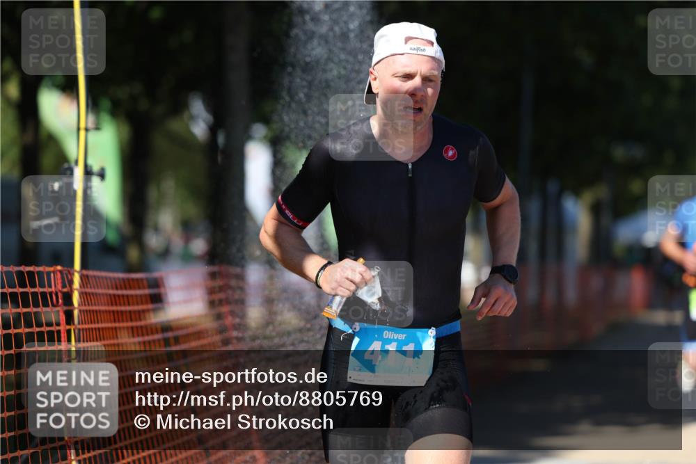 07.09.2025 - 19. Norderstedt Triathlon Michael Strokosch http://msf.ph/oto/8805769 07.09.2025 15:00:07 Laufen 411, 1012 meine-sportfotos.de