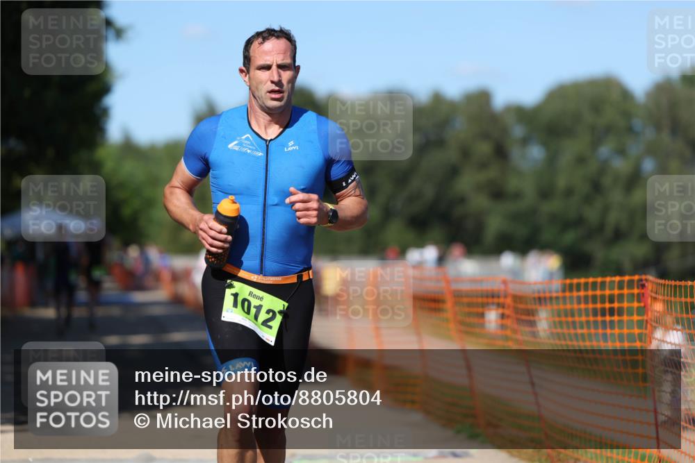 07.09.2025 - 19. Norderstedt Triathlon Michael Strokosch http://msf.ph/oto/8805804 07.09.2025 15:00:09 Laufen 411, 1012 meine-sportfotos.de