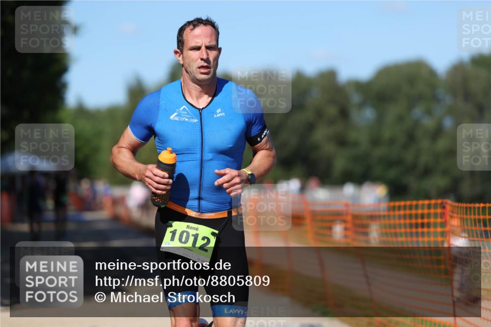 07.09.2025 - 19. Norderstedt Triathlon Michael Strokosch http://msf.ph/oto/8805809 07.09.2025 15:00:09 Laufen 411, 1012 meine-sportfotos.de