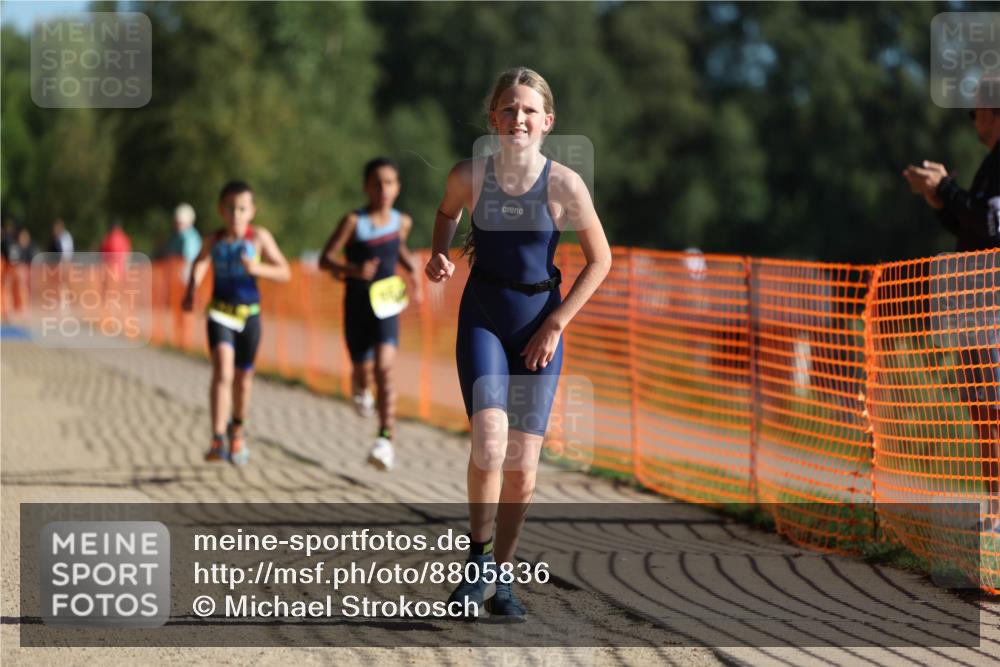 07.09.2025 - 19. Norderstedt Triathlon Michael Strokosch http://msf.ph/oto/8805836 07.09.2025 09:45:55 Laufen 554, 619, 624, 634 meine-sportfotos.de