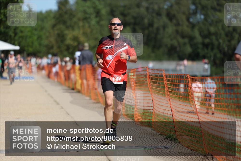 07.09.2025 - 19. Norderstedt Triathlon Michael Strokosch http://msf.ph/oto/8805839 07.09.2025 12:38:15 Laufen 182, 299, 1378 meine-sportfotos.de