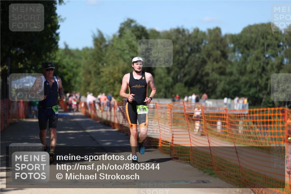07.09.2025 - 19. Norderstedt Triathlon Michael Strokosch http://msf.ph/oto/8805844 07.09.2025 15:00:16 Laufen 963, 999 meine-sportfotos.de