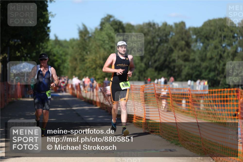 07.09.2025 - 19. Norderstedt Triathlon Michael Strokosch http://msf.ph/oto/8805851 07.09.2025 15:00:16 Laufen 963, 999 meine-sportfotos.de