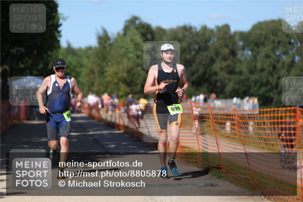 07.09.2025 - 19. Norderstedt Triathlon Michael Strokosch http://msf.ph/oto/8805878 07.09.2025 15:00:16 Laufen 963, 999 meine-sportfotos.de