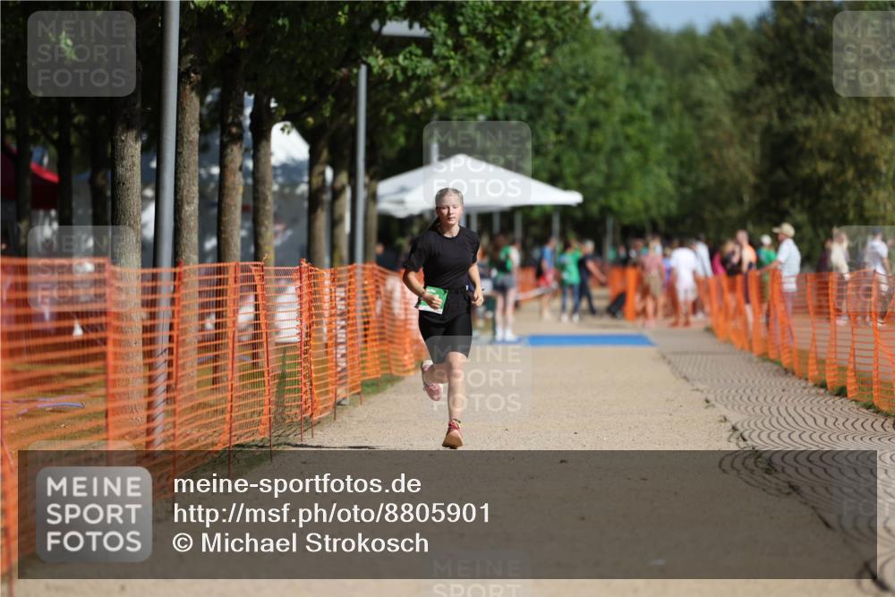 07.09.2025 - 19. Norderstedt Triathlon Michael Strokosch http://msf.ph/oto/8805901 07.09.2025 11:13:14 Laufen 644 meine-sportfotos.de