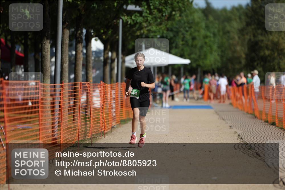 07.09.2025 - 19. Norderstedt Triathlon Michael Strokosch http://msf.ph/oto/8805923 07.09.2025 11:13:15 Laufen 644 meine-sportfotos.de