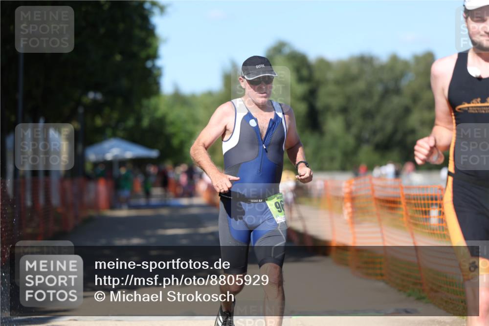 07.09.2025 - 19. Norderstedt Triathlon Michael Strokosch http://msf.ph/oto/8805929 07.09.2025 15:00:18 Laufen 963, 999 meine-sportfotos.de