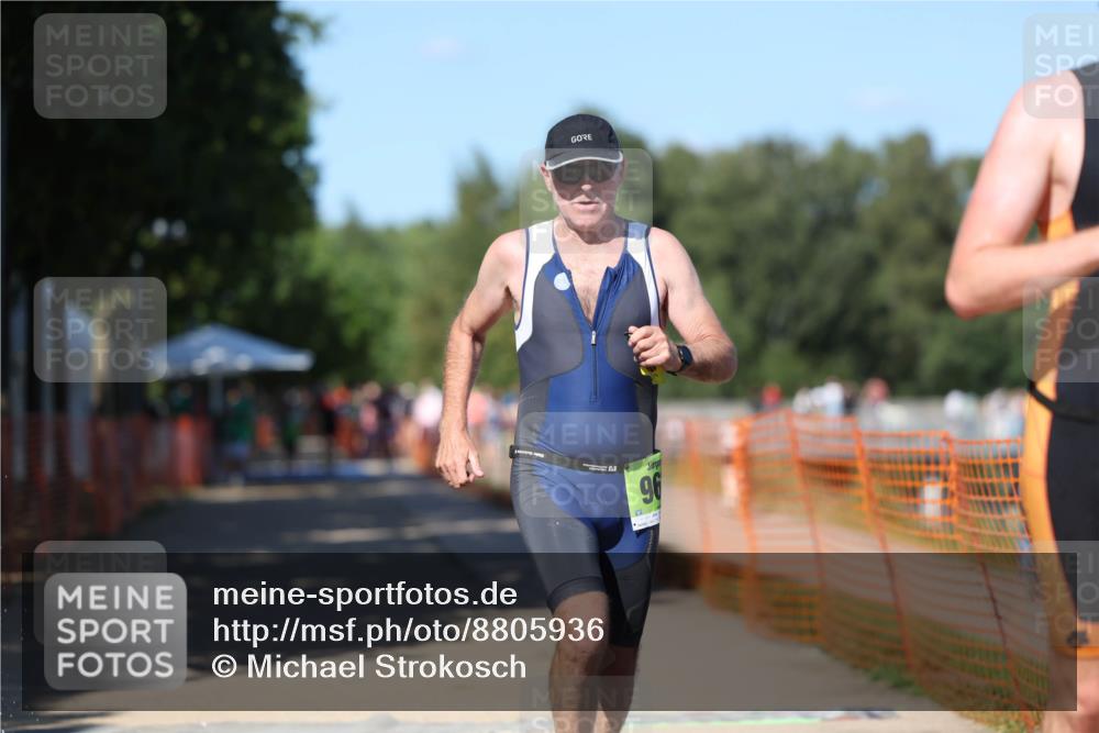 07.09.2025 - 19. Norderstedt Triathlon Michael Strokosch http://msf.ph/oto/8805936 07.09.2025 15:00:19 Laufen 963, 999 meine-sportfotos.de