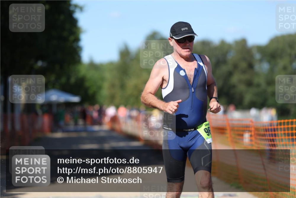 07.09.2025 - 19. Norderstedt Triathlon Michael Strokosch http://msf.ph/oto/8805947 07.09.2025 15:00:19 Laufen 963, 999 meine-sportfotos.de
