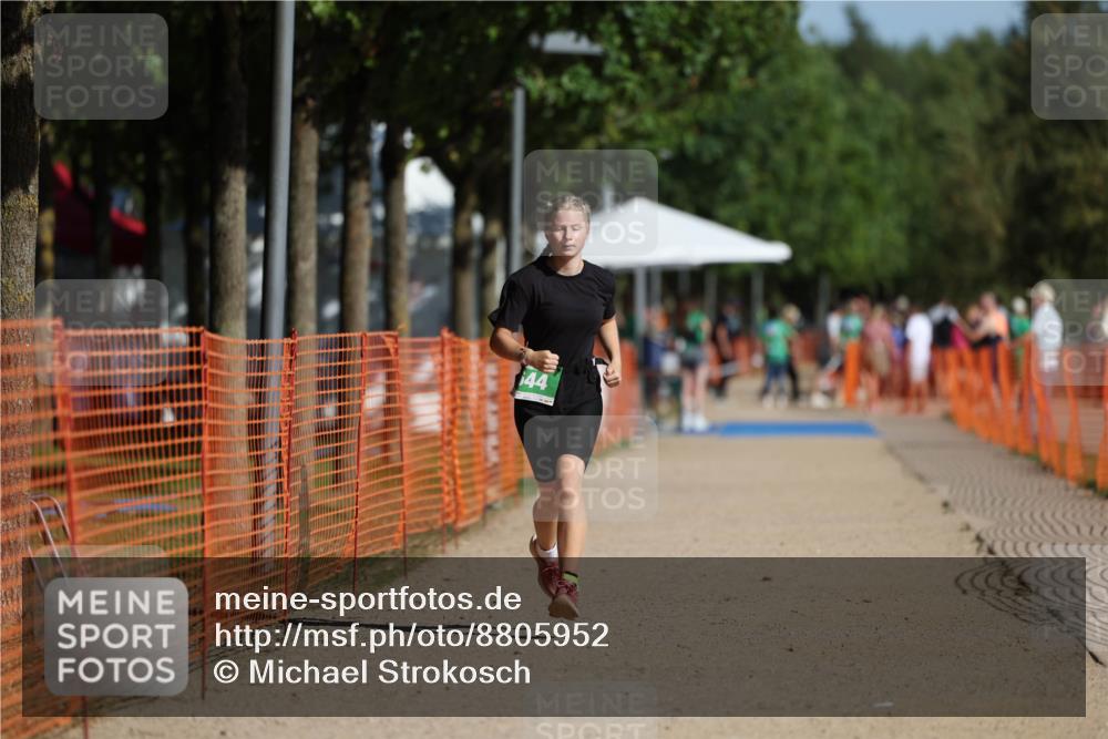 07.09.2025 - 19. Norderstedt Triathlon Michael Strokosch http://msf.ph/oto/8805952 07.09.2025 11:13:16 Laufen 644 meine-sportfotos.de