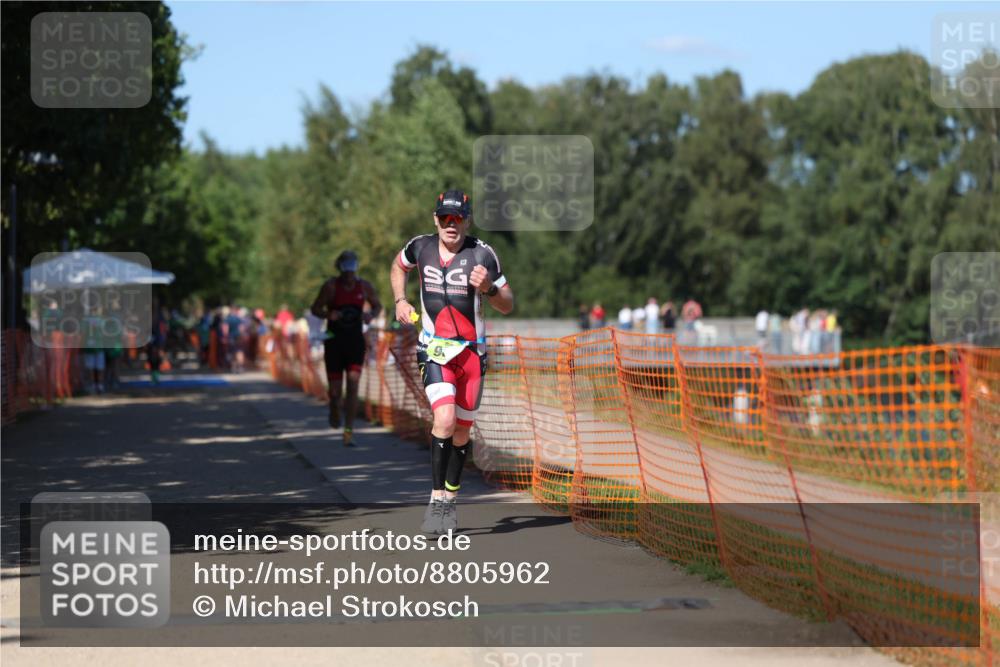 07.09.2025 - 19. Norderstedt Triathlon Michael Strokosch http://msf.ph/oto/8805962 07.09.2025 15:00:33 Laufen 984, 985 meine-sportfotos.de