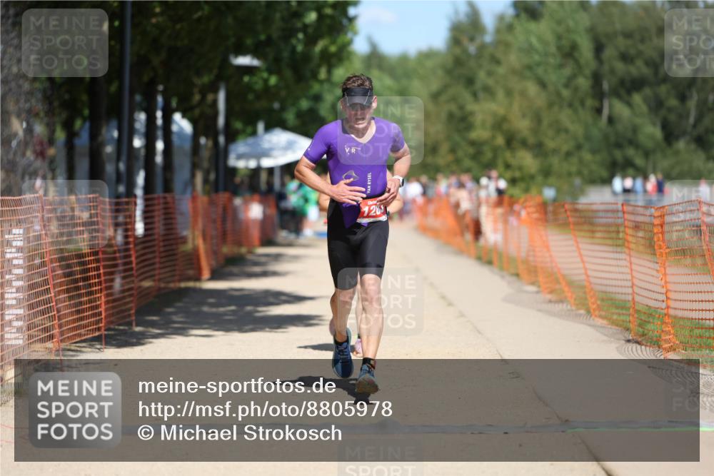 07.09.2025 - 19. Norderstedt Triathlon Michael Strokosch http://msf.ph/oto/8805978 07.09.2025 13:16:56 Laufen 735, 1261, 1283 meine-sportfotos.de