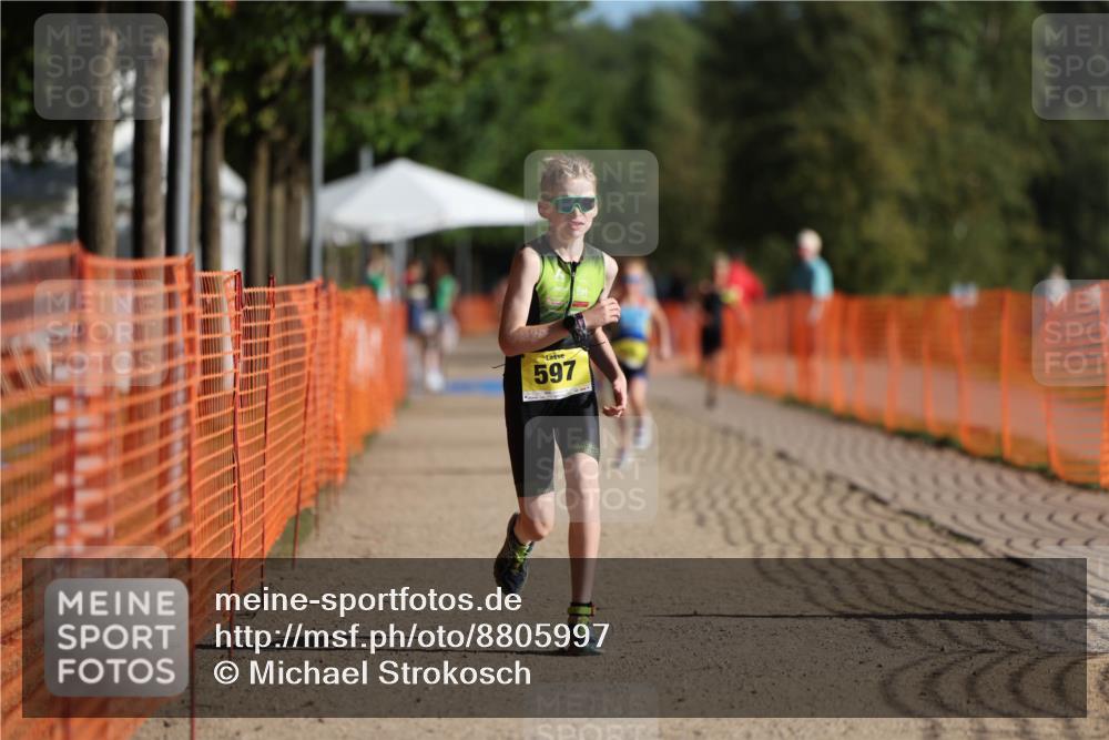 07.09.2025 - 19. Norderstedt Triathlon Michael Strokosch http://msf.ph/oto/8805997 07.09.2025 09:46:11 Laufen 555, 597 meine-sportfotos.de