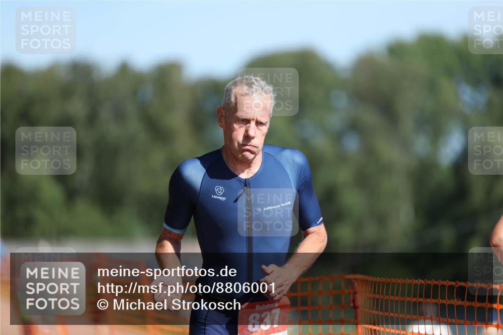 07.09.2025 - 19. Norderstedt Triathlon Michael Strokosch http://msf.ph/oto/8806001 07.09.2025 12:08:36 Laufen 837 meine-sportfotos.de