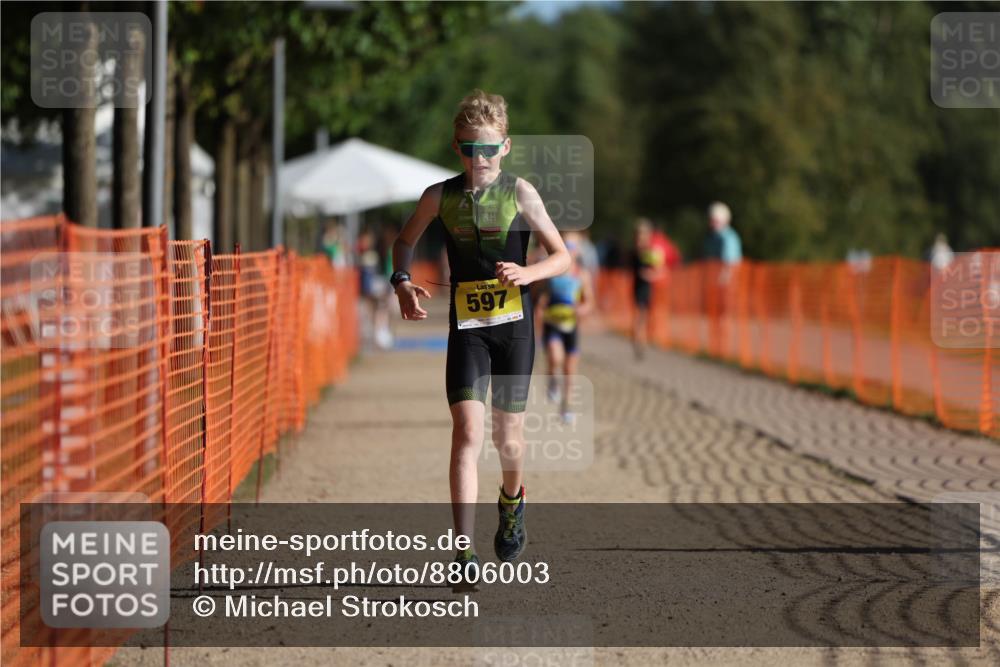 07.09.2025 - 19. Norderstedt Triathlon Michael Strokosch http://msf.ph/oto/8806003 07.09.2025 09:46:11 Laufen 555, 597 meine-sportfotos.de