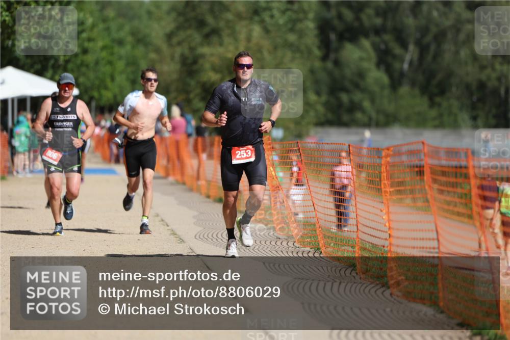 07.09.2025 - 19. Norderstedt Triathlon Michael Strokosch http://msf.ph/oto/8806029 07.09.2025 12:08:48 Laufen 185, 253, 806 meine-sportfotos.de