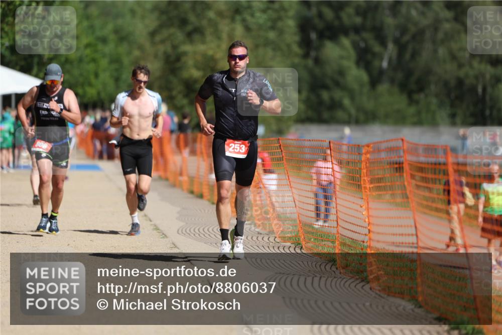 07.09.2025 - 19. Norderstedt Triathlon Michael Strokosch http://msf.ph/oto/8806037 07.09.2025 12:08:48 Laufen 185, 253, 806 meine-sportfotos.de