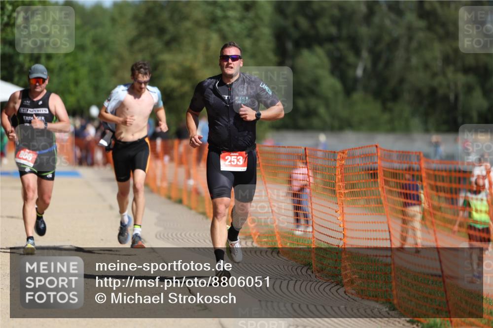 07.09.2025 - 19. Norderstedt Triathlon Michael Strokosch http://msf.ph/oto/8806051 07.09.2025 12:08:49 Laufen 185, 253, 806, 1244 meine-sportfotos.de