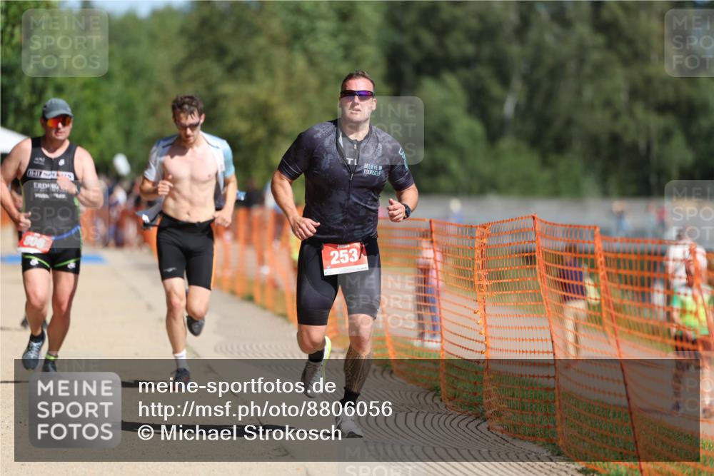 07.09.2025 - 19. Norderstedt Triathlon Michael Strokosch http://msf.ph/oto/8806056 07.09.2025 12:08:50 Laufen 185, 253, 806, 1244 meine-sportfotos.de