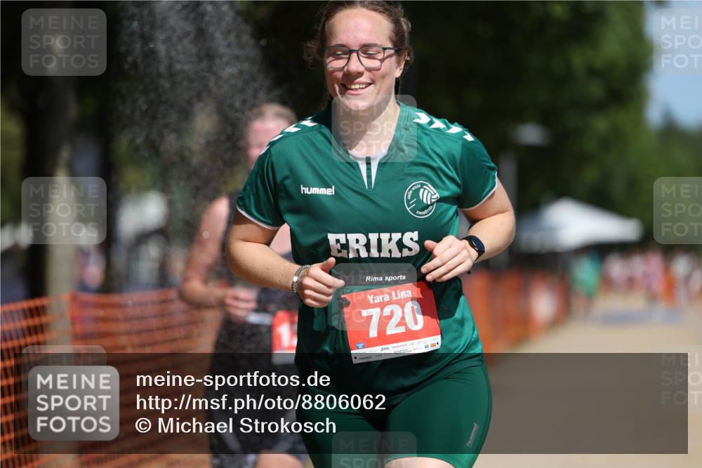 07.09.2025 - 19. Norderstedt Triathlon Michael Strokosch http://msf.ph/oto/8806062 07.09.2025 12:38:35 Laufen 720, 1224 meine-sportfotos.de