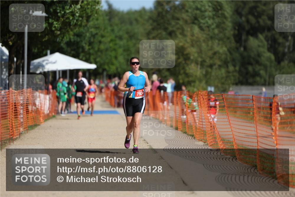 07.09.2025 - 19. Norderstedt Triathlon Michael Strokosch http://msf.ph/oto/8806128 07.09.2025 12:08:59 Laufen 793, 1244 meine-sportfotos.de