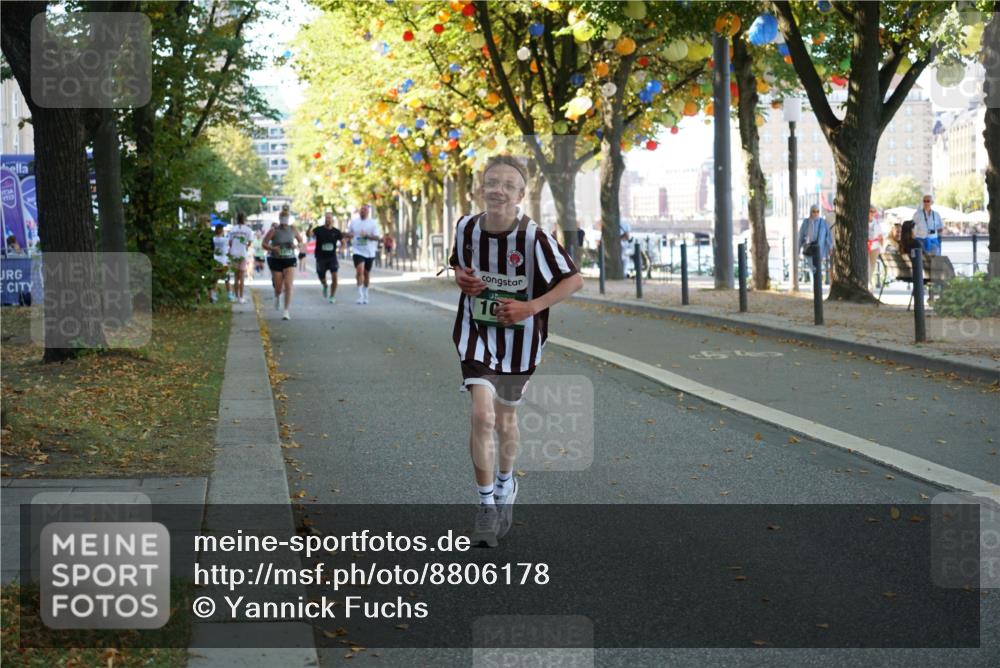 07.09.2025 - BARMER Alsterlauf Yannick Fuchs http://msf.ph/oto/8806178 07.09.2025 11:54:48 Laufen 10 meine-sportfotos.de