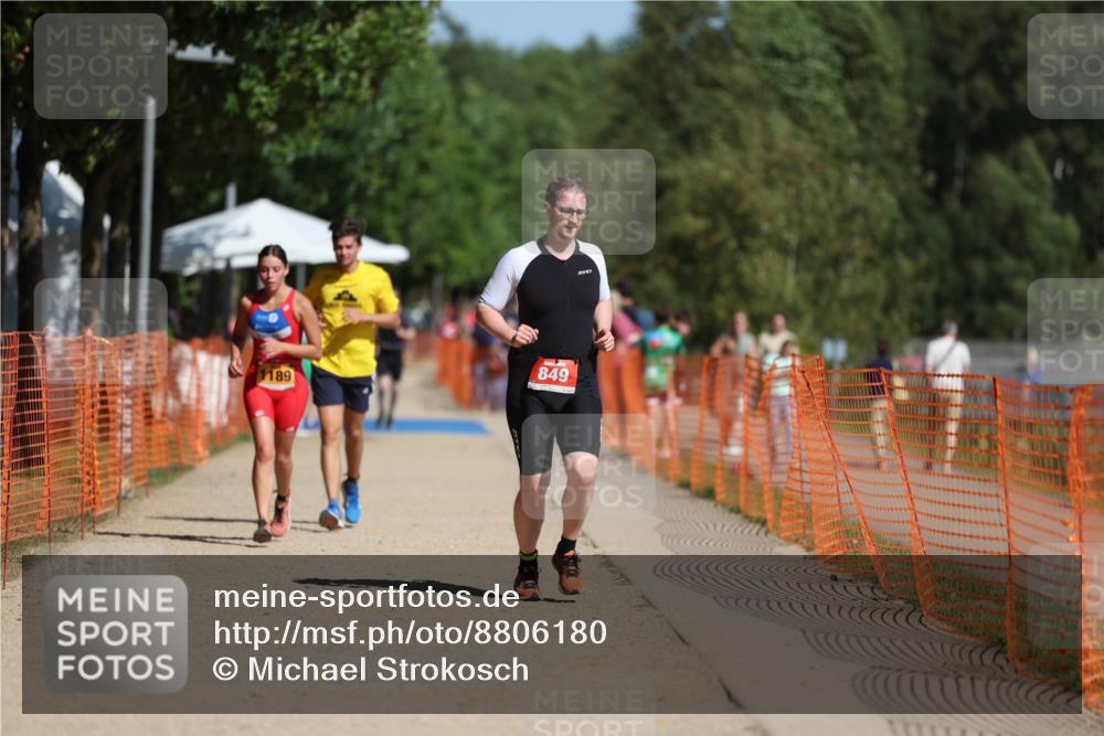 07.09.2025 - 19. Norderstedt Triathlon Michael Strokosch http://msf.ph/oto/8806180 07.09.2025 12:09:12 Laufen 228, 849, 1189 meine-sportfotos.de
