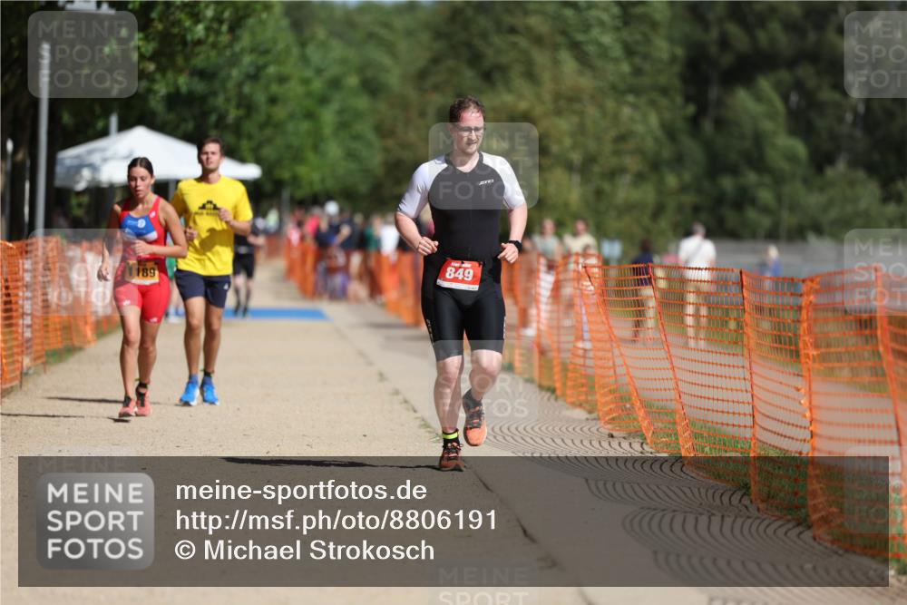 07.09.2025 - 19. Norderstedt Triathlon Michael Strokosch http://msf.ph/oto/8806191 07.09.2025 12:09:12 Laufen 228, 849, 1189 meine-sportfotos.de