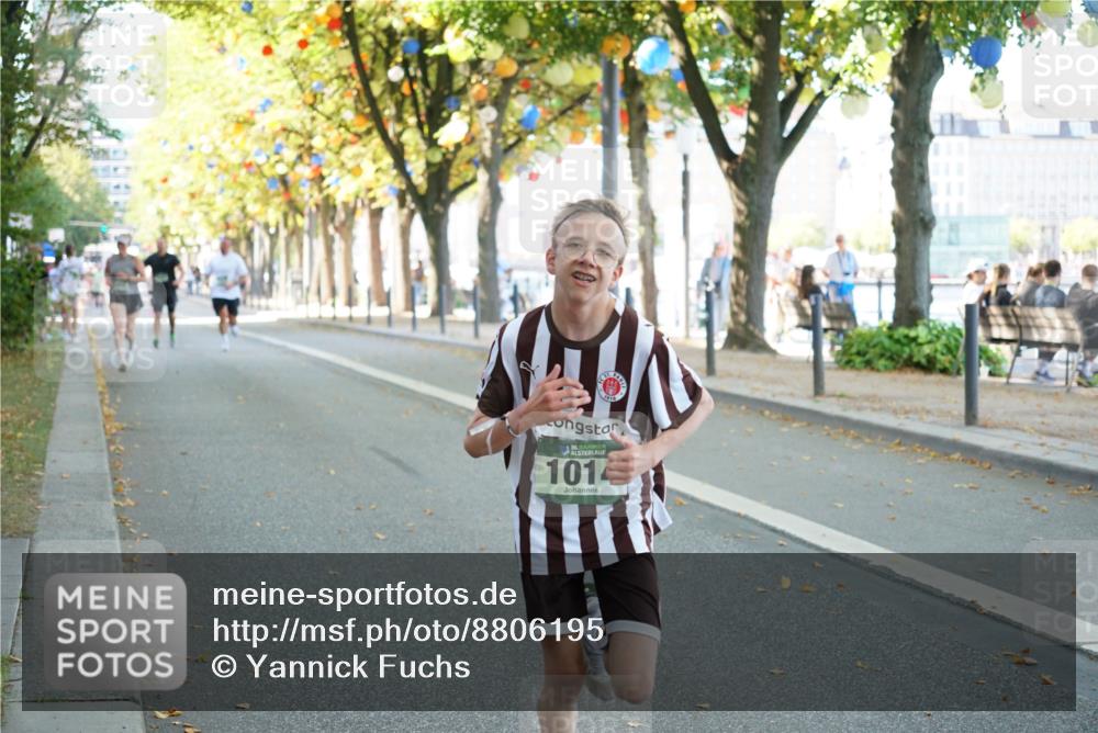 07.09.2025 - BARMER Alsterlauf Yannick Fuchs http://msf.ph/oto/8806195 07.09.2025 11:54:49 Laufen 36, 1014 meine-sportfotos.de