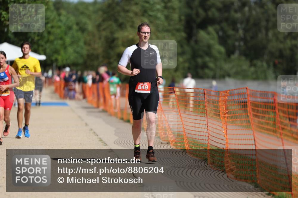 07.09.2025 - 19. Norderstedt Triathlon Michael Strokosch http://msf.ph/oto/8806204 07.09.2025 12:09:13 Laufen 228, 849, 1189 meine-sportfotos.de
