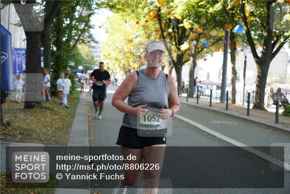 07.09.2025 - BARMER Alsterlauf Yannick Fuchs http://msf.ph/oto/8806226 07.09.2025 11:54:57 Laufen 36, 1052 meine-sportfotos.de
