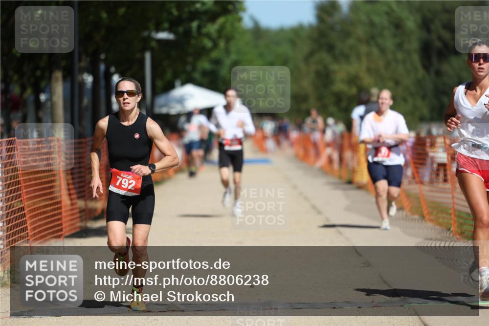 07.09.2025 - 19. Norderstedt Triathlon Michael Strokosch http://msf.ph/oto/8806238 07.09.2025 12:39:01 Laufen 165, 273, 724, 792 meine-sportfotos.de