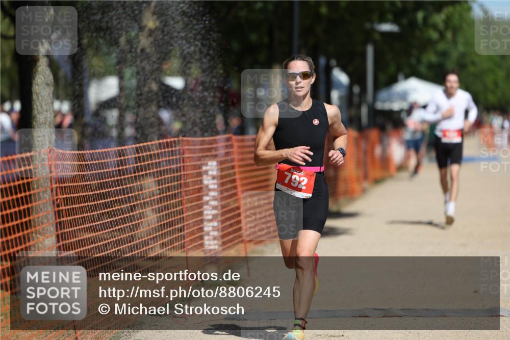 07.09.2025 - 19. Norderstedt Triathlon Michael Strokosch http://msf.ph/oto/8806245 07.09.2025 12:39:02 Laufen 165, 273, 724, 792 meine-sportfotos.de