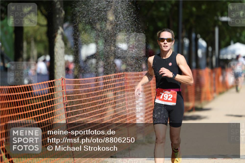 07.09.2025 - 19. Norderstedt Triathlon Michael Strokosch http://msf.ph/oto/8806250 07.09.2025 12:39:02 Laufen 165, 273, 724, 792 meine-sportfotos.de