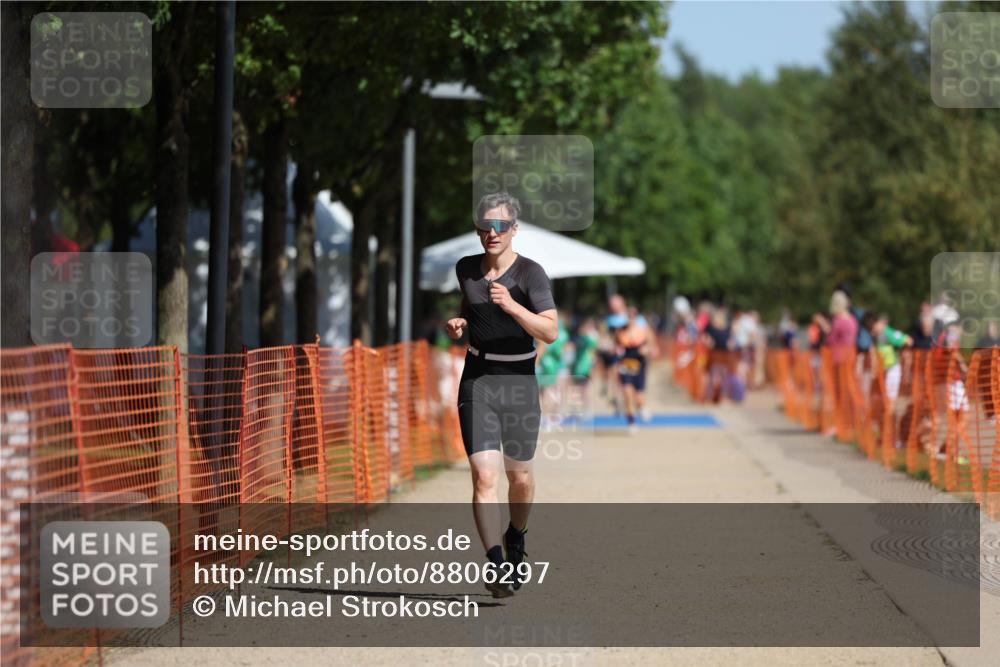 07.09.2025 - 19. Norderstedt Triathlon Michael Strokosch http://msf.ph/oto/8806297 07.09.2025 12:09:30 Laufen 859 meine-sportfotos.de