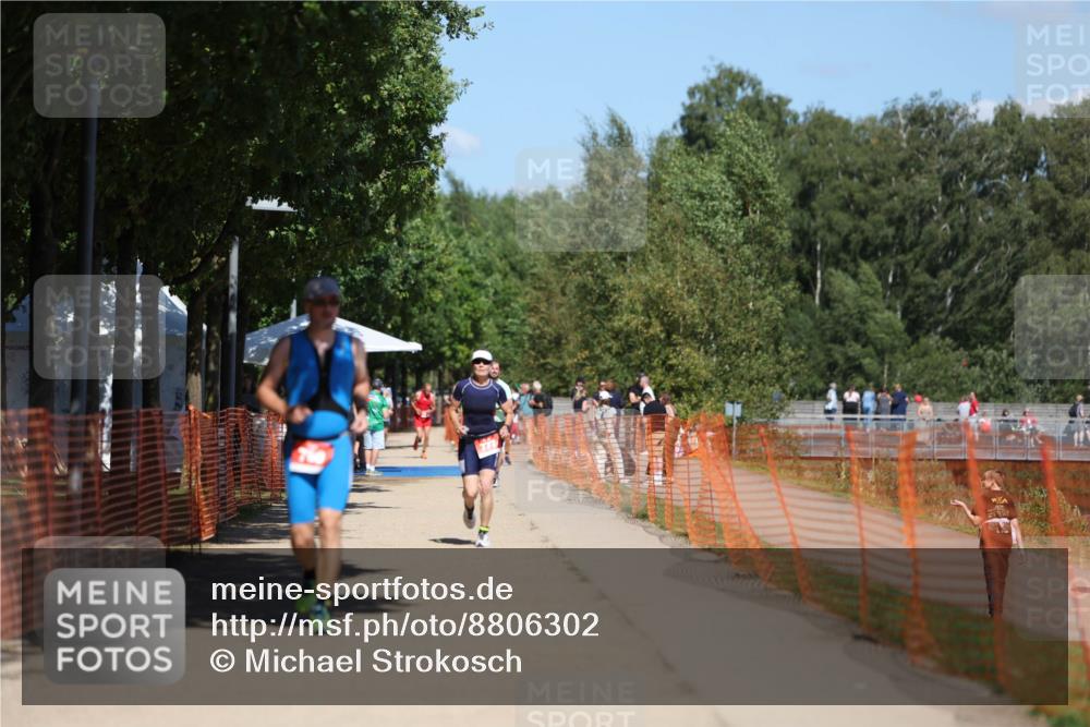 07.09.2025 - 19. Norderstedt Triathlon Michael Strokosch http://msf.ph/oto/8806302 07.09.2025 13:17:34 Laufen 323, 750 meine-sportfotos.de