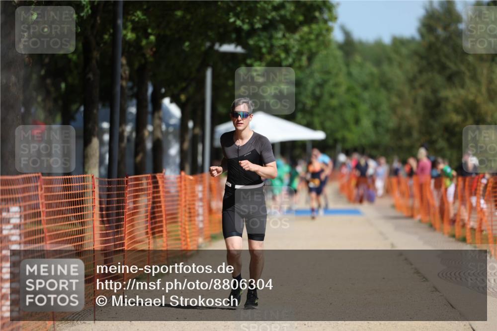 07.09.2025 - 19. Norderstedt Triathlon Michael Strokosch http://msf.ph/oto/8806304 07.09.2025 12:09:31 Laufen 859 meine-sportfotos.de