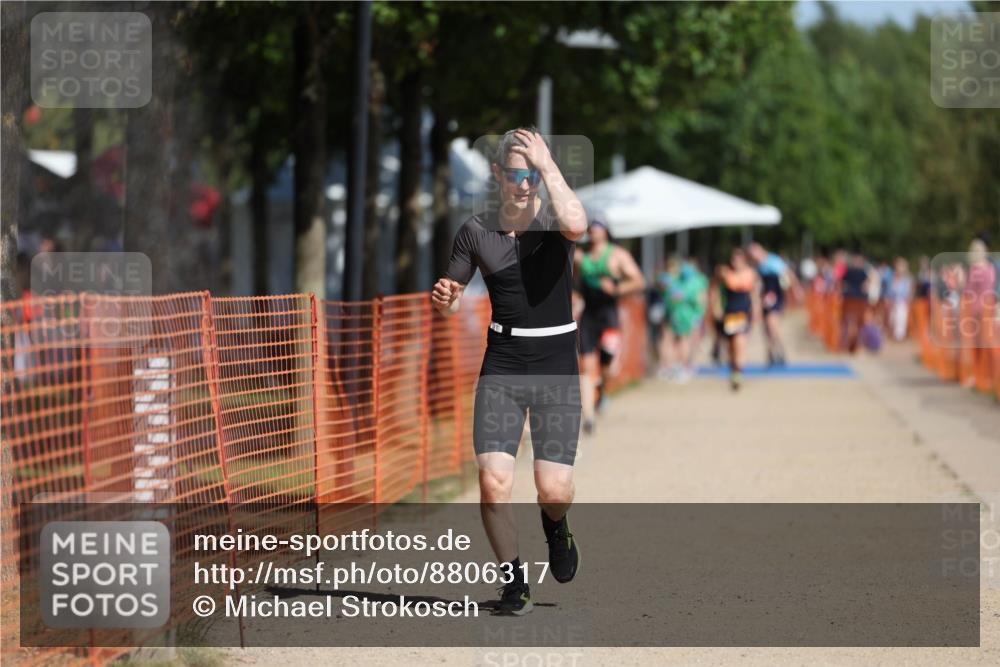 07.09.2025 - 19. Norderstedt Triathlon Michael Strokosch http://msf.ph/oto/8806317 07.09.2025 12:09:32 Laufen 859, 1383 meine-sportfotos.de