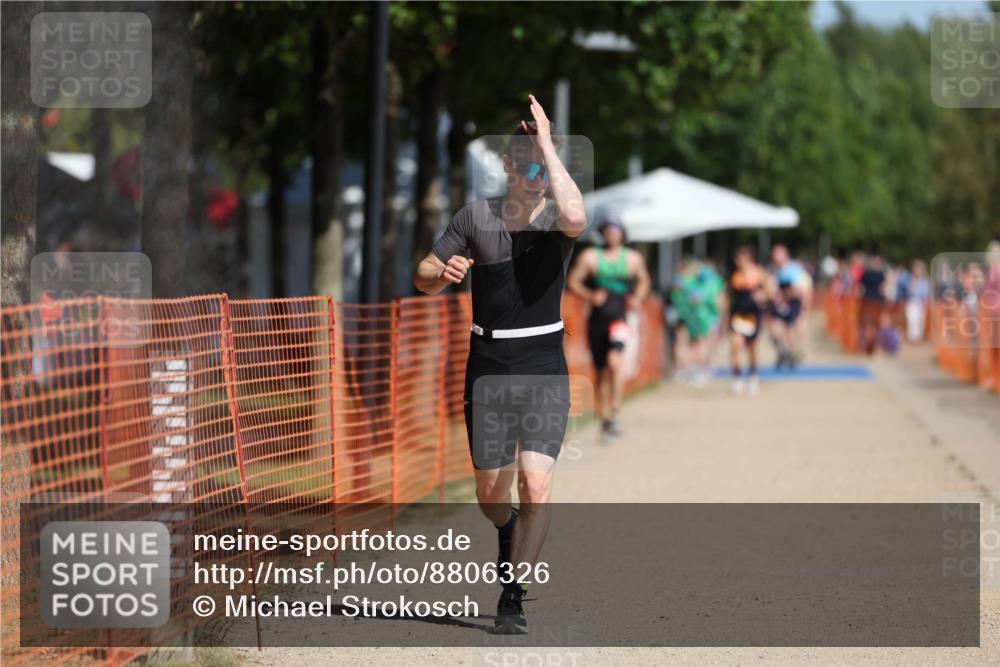 07.09.2025 - 19. Norderstedt Triathlon Michael Strokosch http://msf.ph/oto/8806326 07.09.2025 12:09:32 Laufen 859, 1383 meine-sportfotos.de