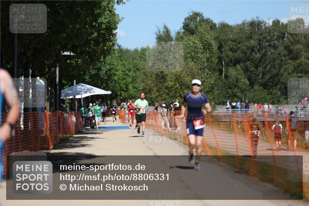 07.09.2025 - 19. Norderstedt Triathlon Michael Strokosch http://msf.ph/oto/8806331 07.09.2025 13:17:39 Laufen 750, 777 meine-sportfotos.de